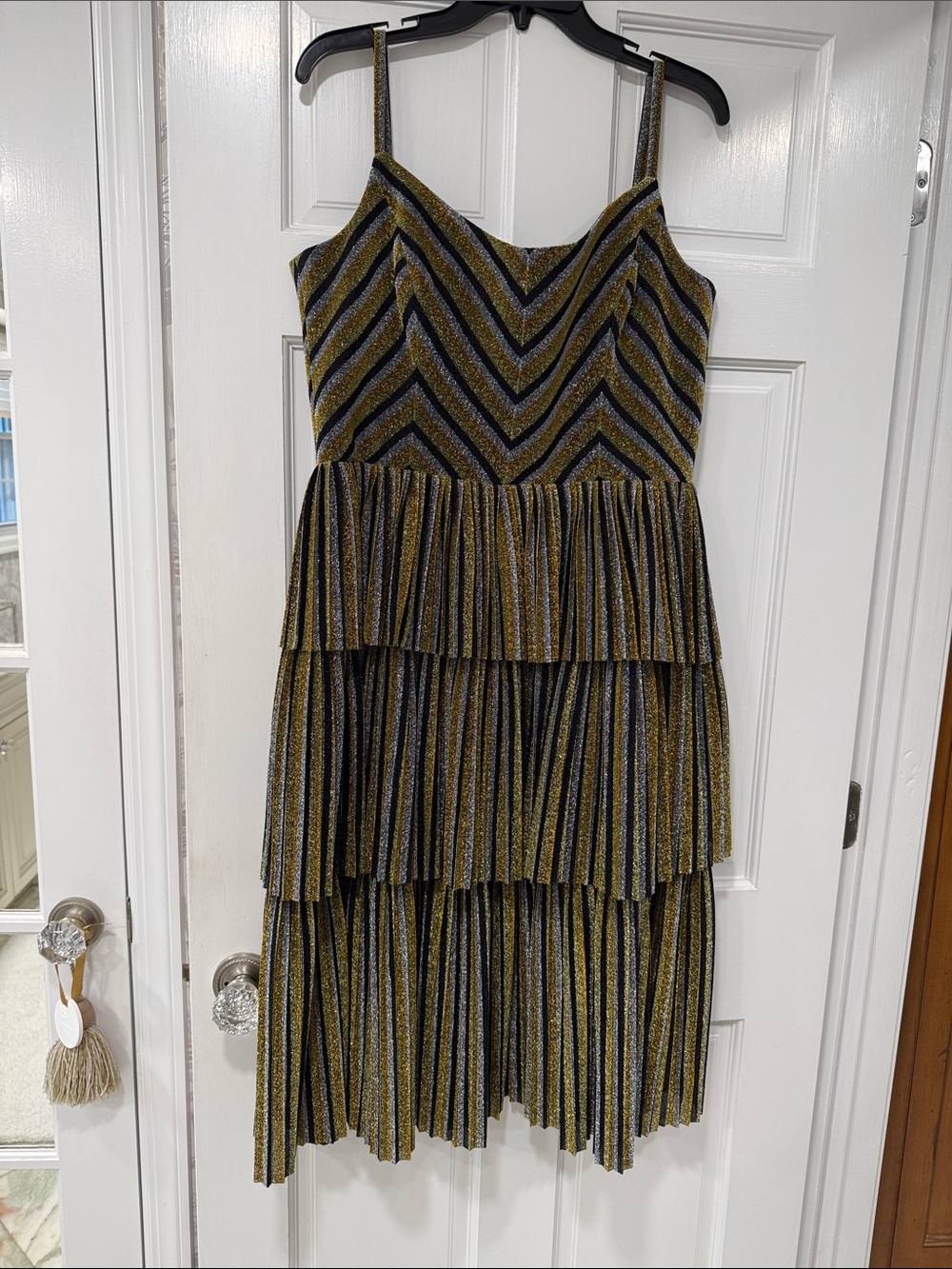 Dress the Population womens Black and Gold Tiered Spaghetti-Strap Dress